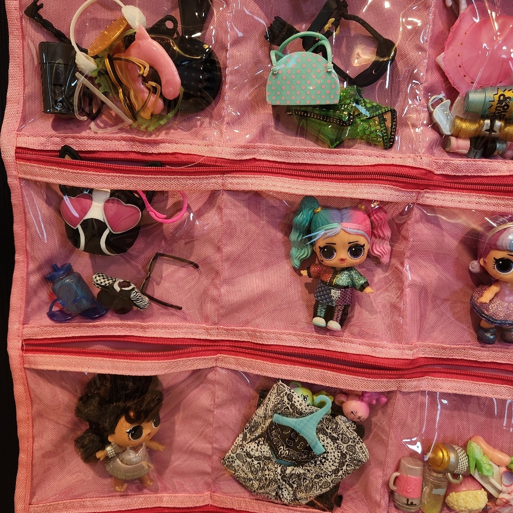 LOL Surprise Dolls With Accessories & Home 4 Door Hanger Display Bundle - Picture 4 of 10